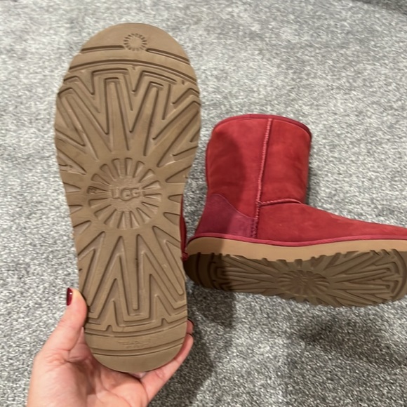 COPY - Red Uggs. Barely worn. Size 7 - Picture 2 of 4
